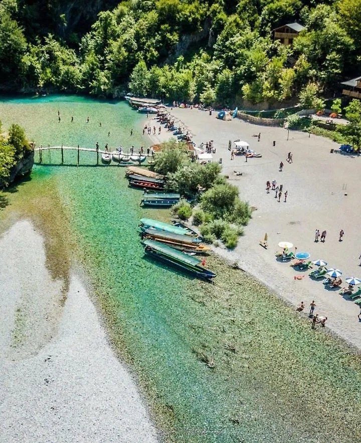 Gasthuis Park Blini Shala River Moll' e Shoshit