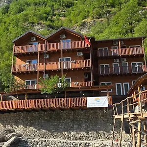 Bed & Breakfast Livadhi, Moll' e Shoshit