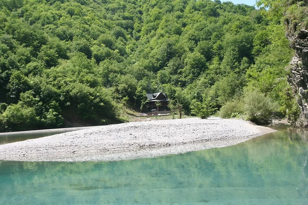Park Blini Shala River Moll' e Shoshit Guest house