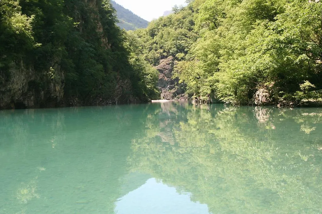Park Blini Shala River Moll' e Shoshit 0*,  Albania